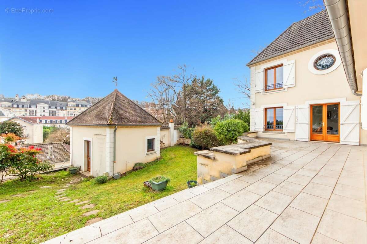 Maison à LE PLESSIS-ROBINSON