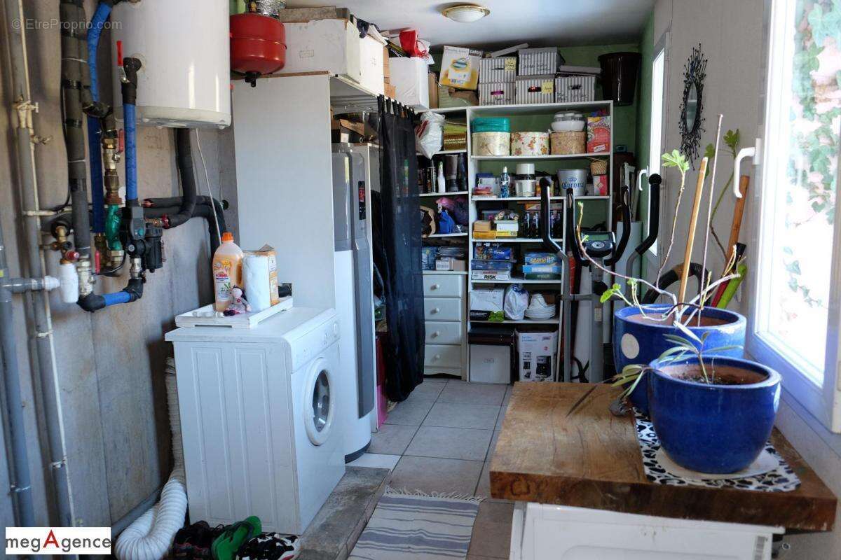 Maison à SAINT-GERMAIN-LES-VERGNES