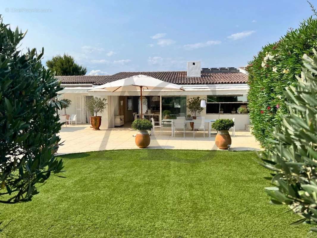 Maison à VILLENEUVE-LOUBET