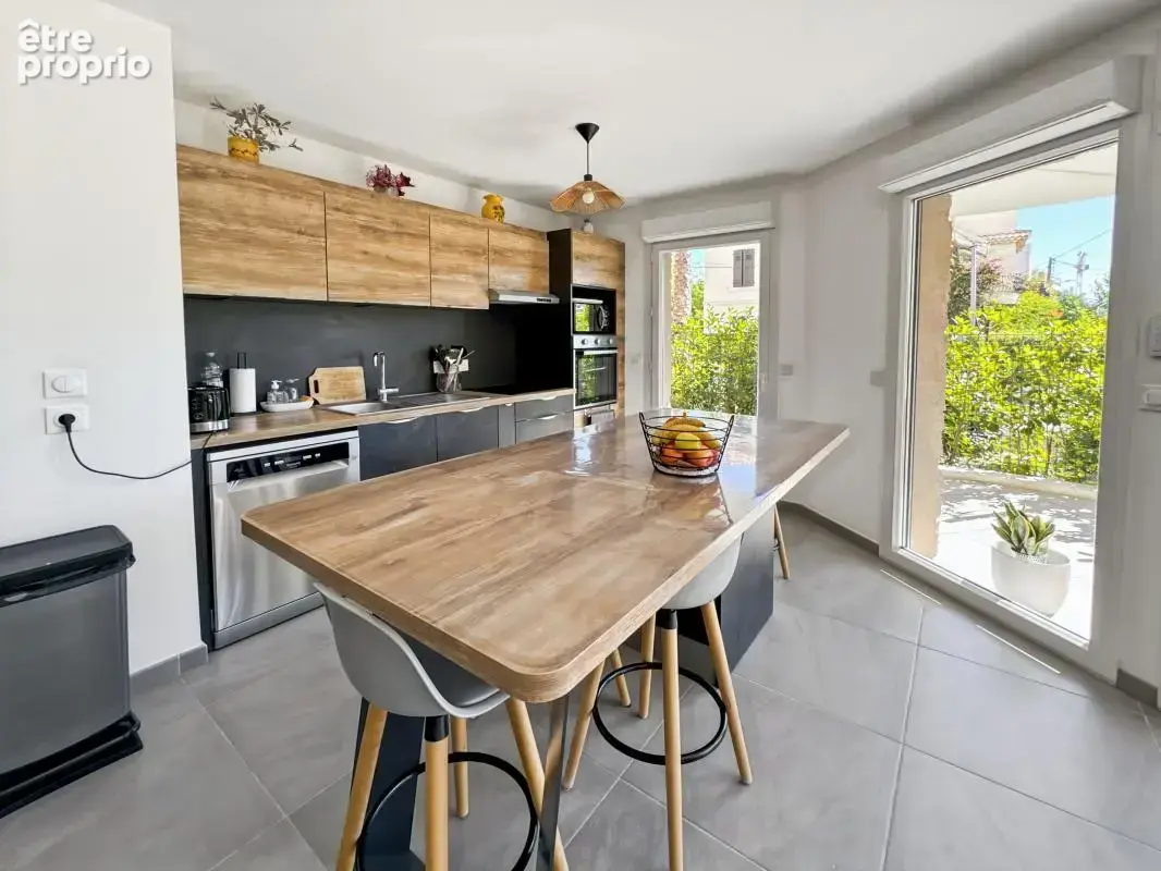 A 200 m des plages, au calme, magnifique T3 de 76 m2 + garage + parking de 17 m2 boxable - photo 6