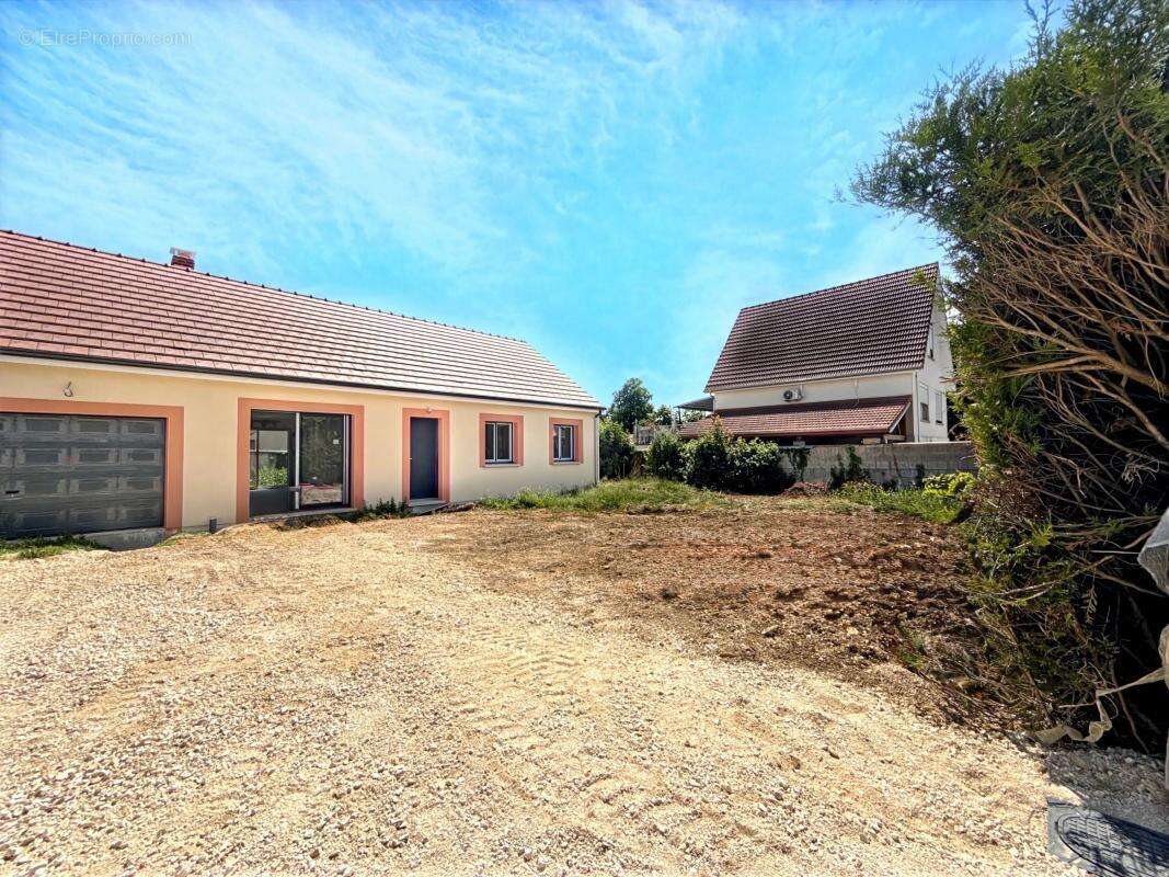 Maison à LONGECOURT-EN-PLAINE