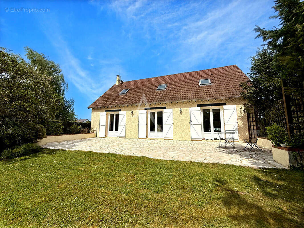 Maison à AMILLY