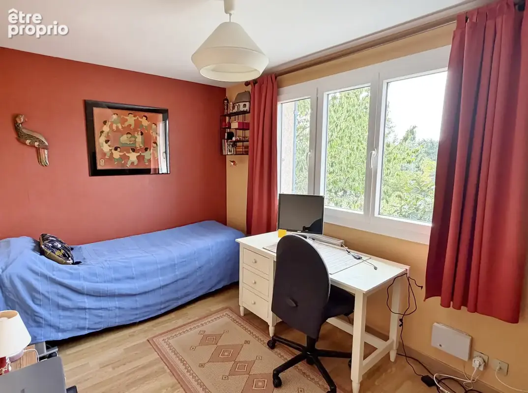 CRAPONNE proche du centre et au calme, belle maison de 124 m2 avec 4 chambres sur terrain de 427 m2 - photo 13