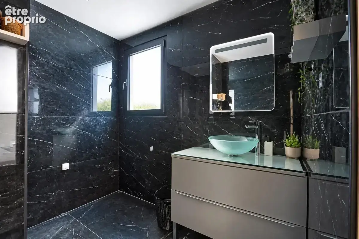 Maison de 8 pièces de 210 m² à Orthez - photo 11