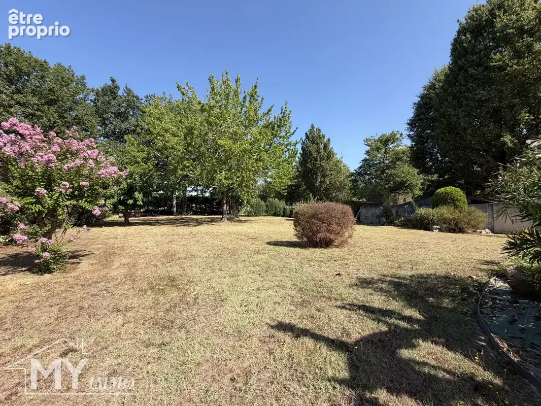 LA FORCE : Maison de 185 m² avec 5 chambres, jardin et piscine. - photo 24