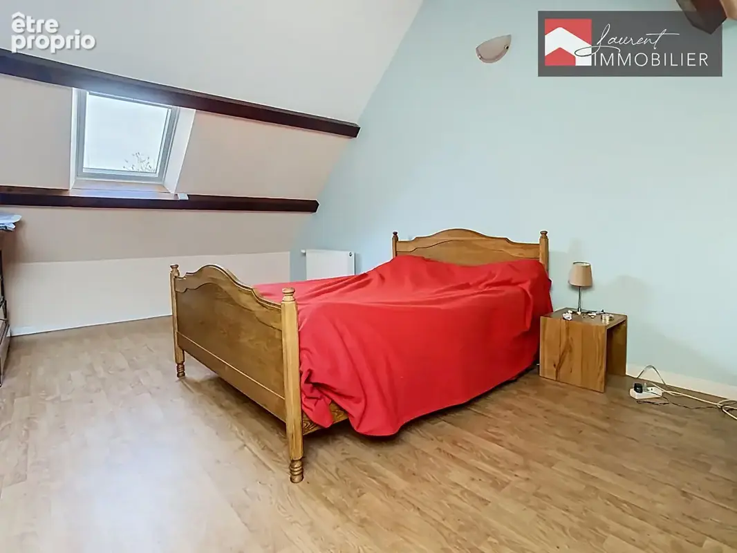 SAINT-MARCEL - Maison de caractère de 241 m² avec beaux volumes et potentiel d'aménagement 235 000 - photo 8