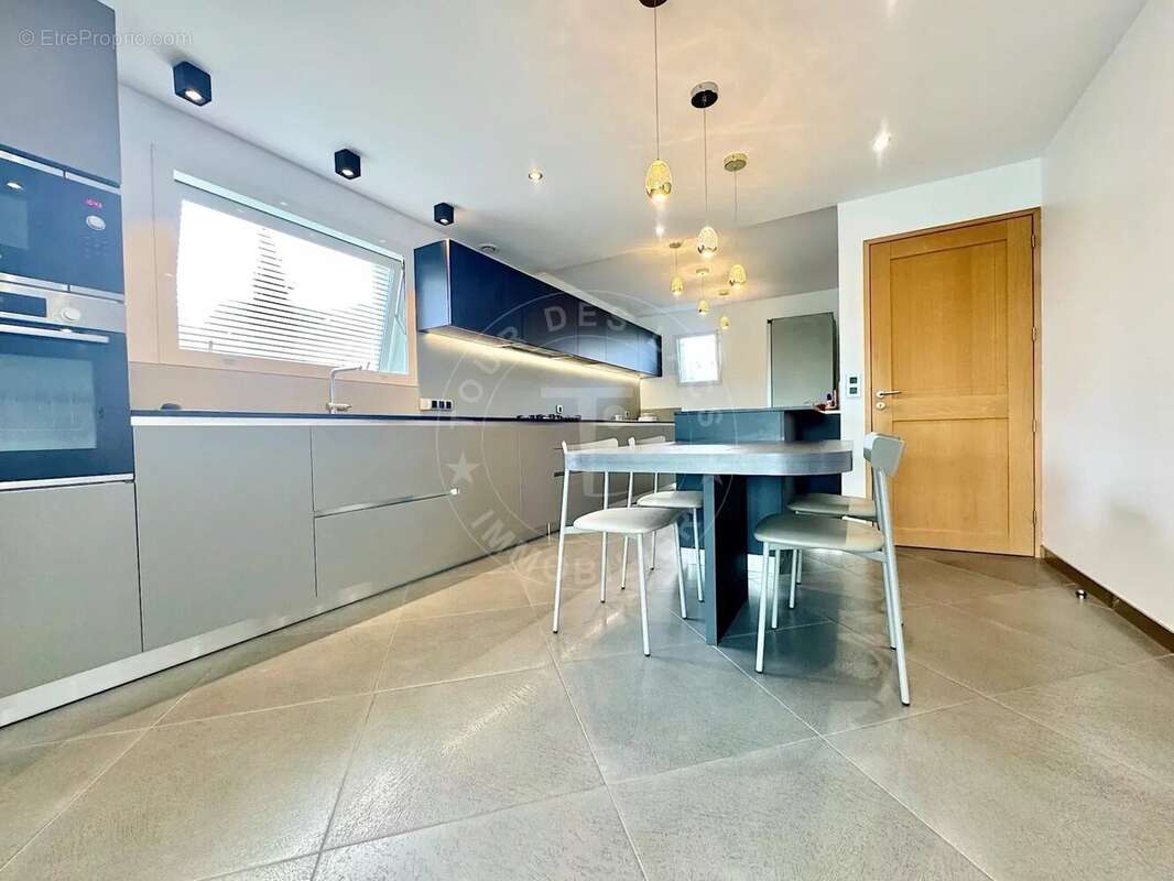 Villa contemporaine sur les hauteurs de Rumilly À vendre - photo 7