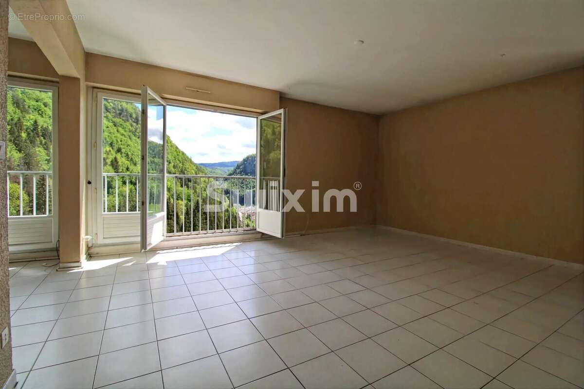 Appartement à LA MOUILLE