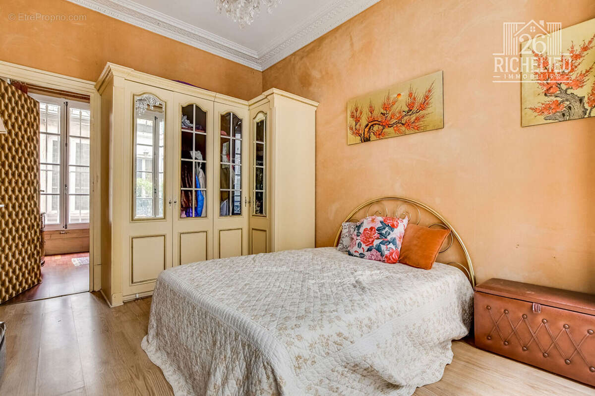 3 pièces 2 chambres de 57 m2 avec Terrasse 75009 - photo 10