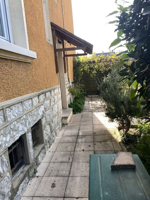 Appartement à COGNIN