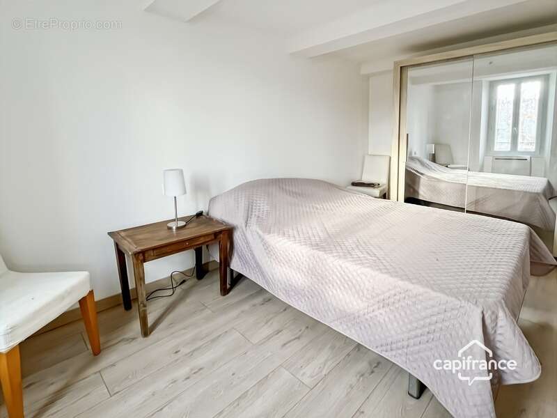 Appartement à BAGNOLS-EN-FORET