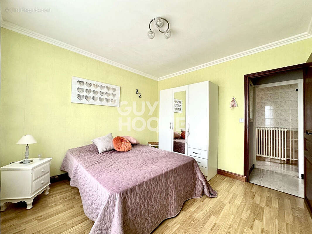 Maison à LONGUEIL-ANNEL