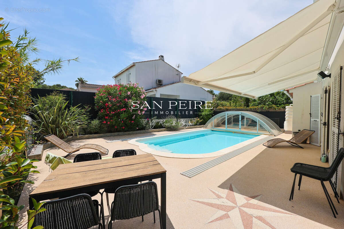 Maison à ROQUEBRUNE-SUR-ARGENS