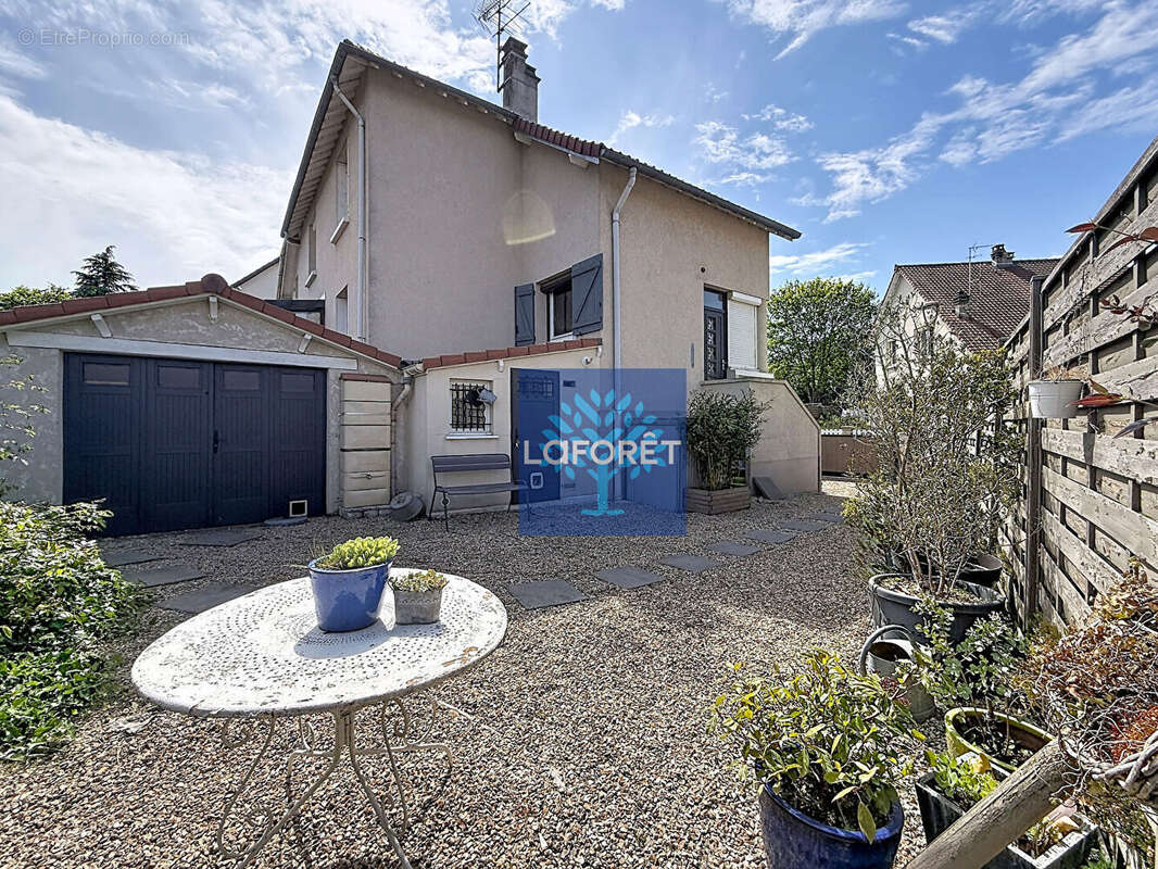 Maison à ARPAJON