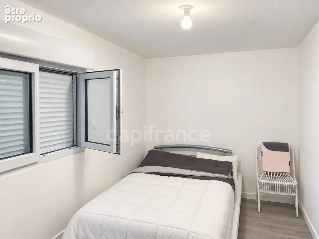 Maison rénovée en 2022 avec terrain, terrasse, sous-sol aménagé et grand garage à Fontaines - photo 14