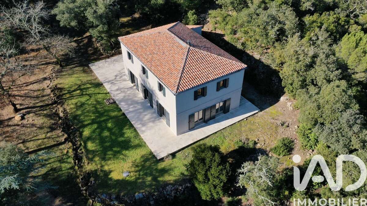 Maison 227 m² à Chateauvert  - photo 3