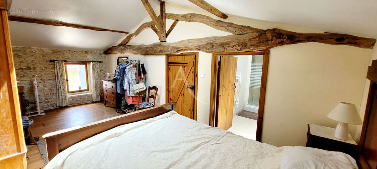 Maison Charentaise de 5 Chambres avec garage et dépendances - photo 18