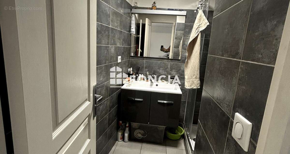 Appartement à MARSEILLE-1E