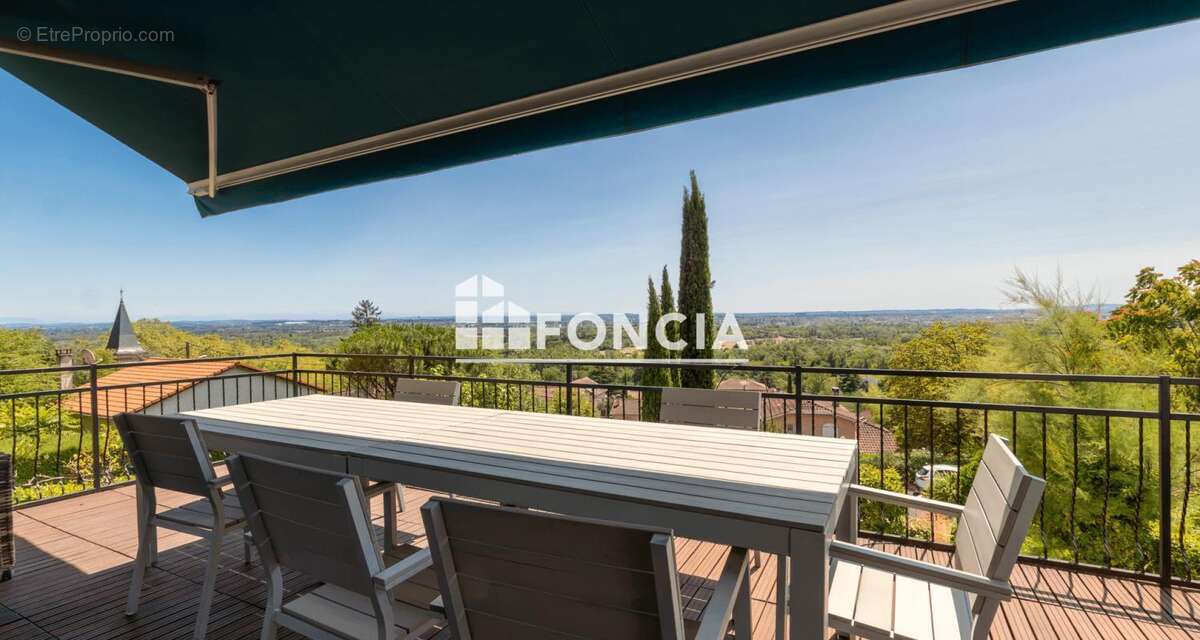 CRÉPIEUX-LA-PAPE – Maison d'architecte 160 m² climatisée avec piscine et vue panoramique - photo 5