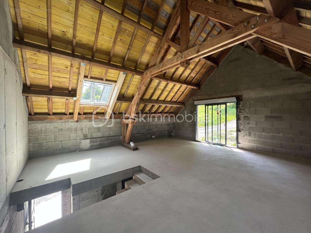 Ancienne grange rénovée en deux appartements - photo 4