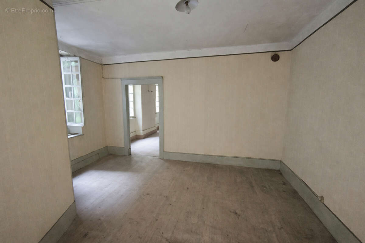 Appartement à POLIGNY