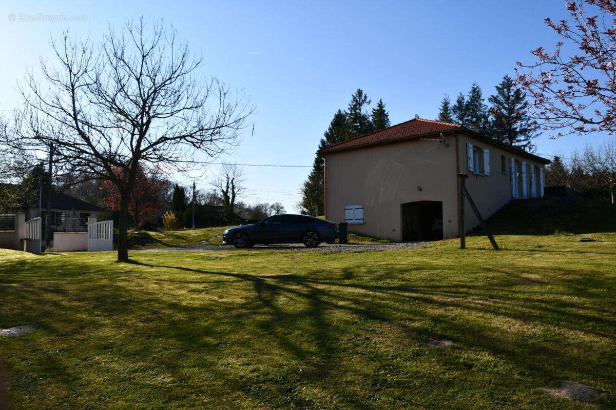 Maison à CHAPTELAT