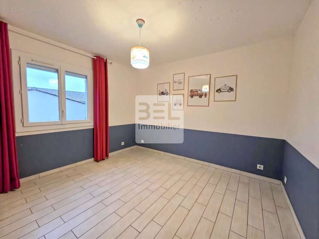 Maison à LA ROQUE-SUR-CEZE