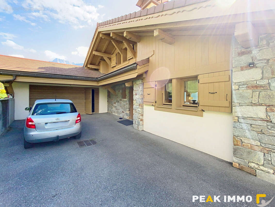 Coteau de saint roch chalet 215 m2 face mont blanc - photo 20