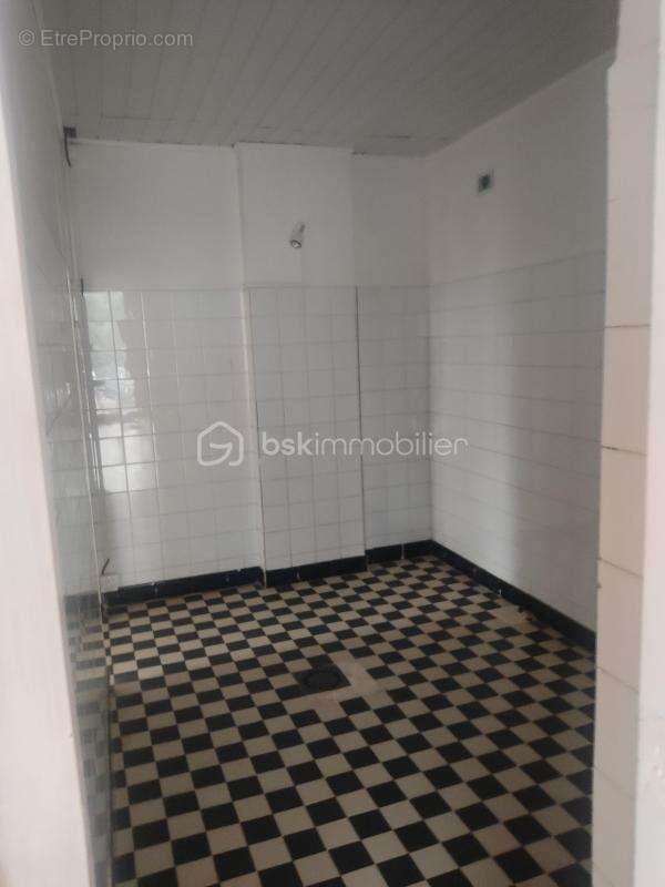 Commerce à SAINT-CYPRIEN