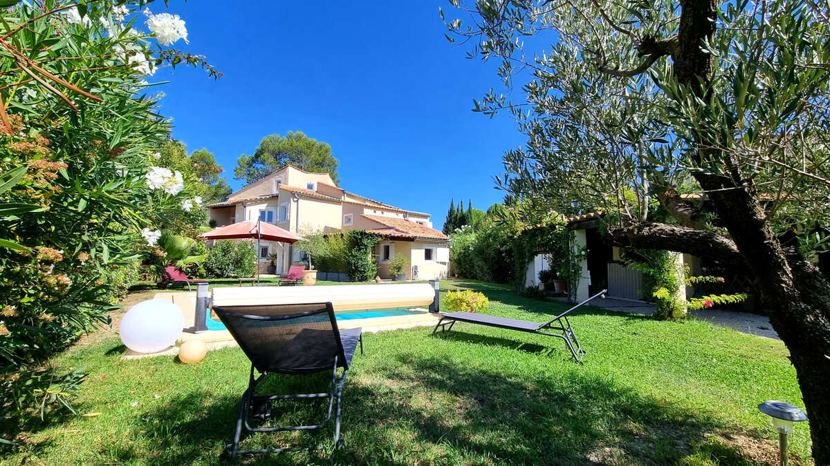 Maison à SAINT-CLEMENT-DE-RIVIERE