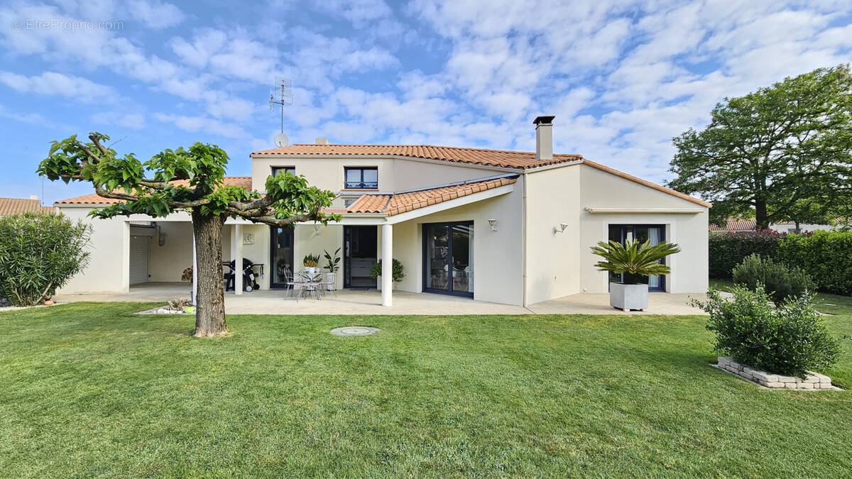 Maison à LES HERBIERS