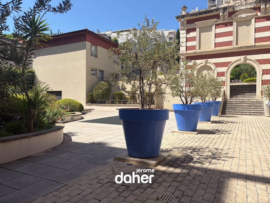 Rez-de-jardin à Vauban - photo 13