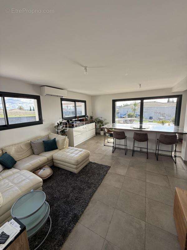 Maison à SAINT-QUENTIN-LA-POTERIE