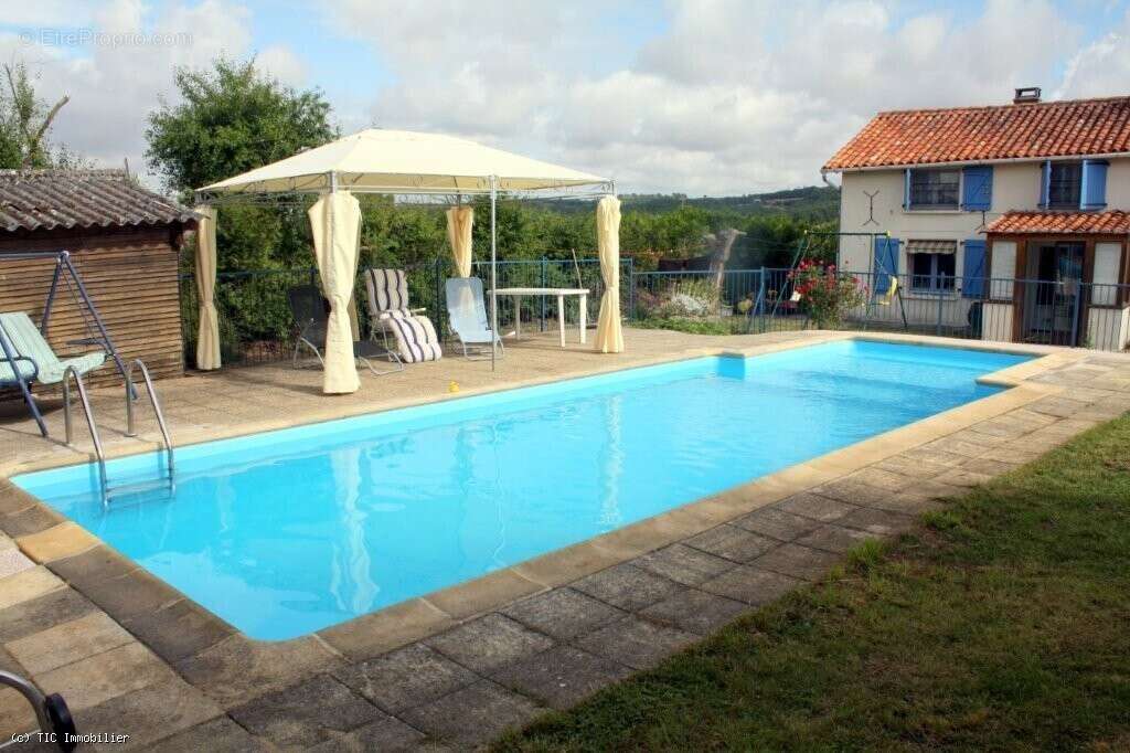 Maison à NANTEUIL-EN-VALLEE