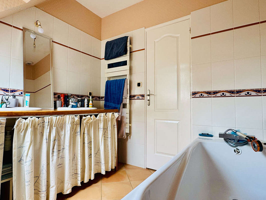 Maison contemporaine 4 chambres (5 possible) et jardin de 710m2 - photo 15