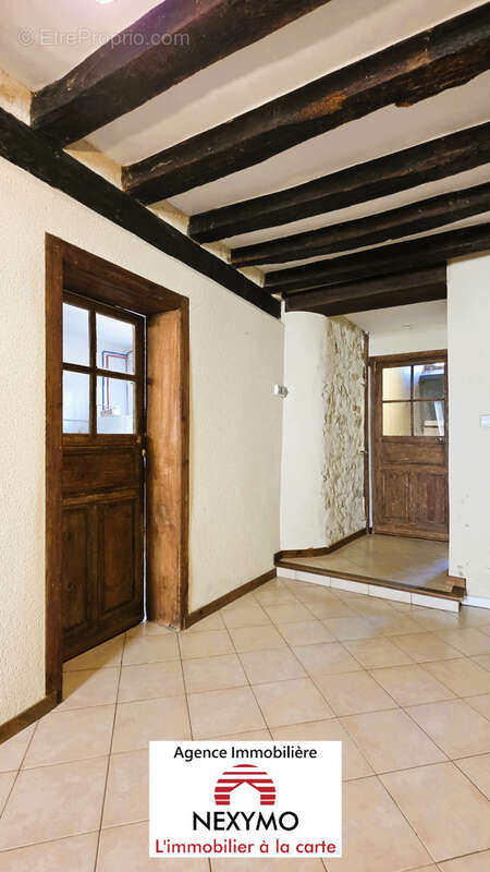 Maison à MONTFORT-LE-GESNOIS