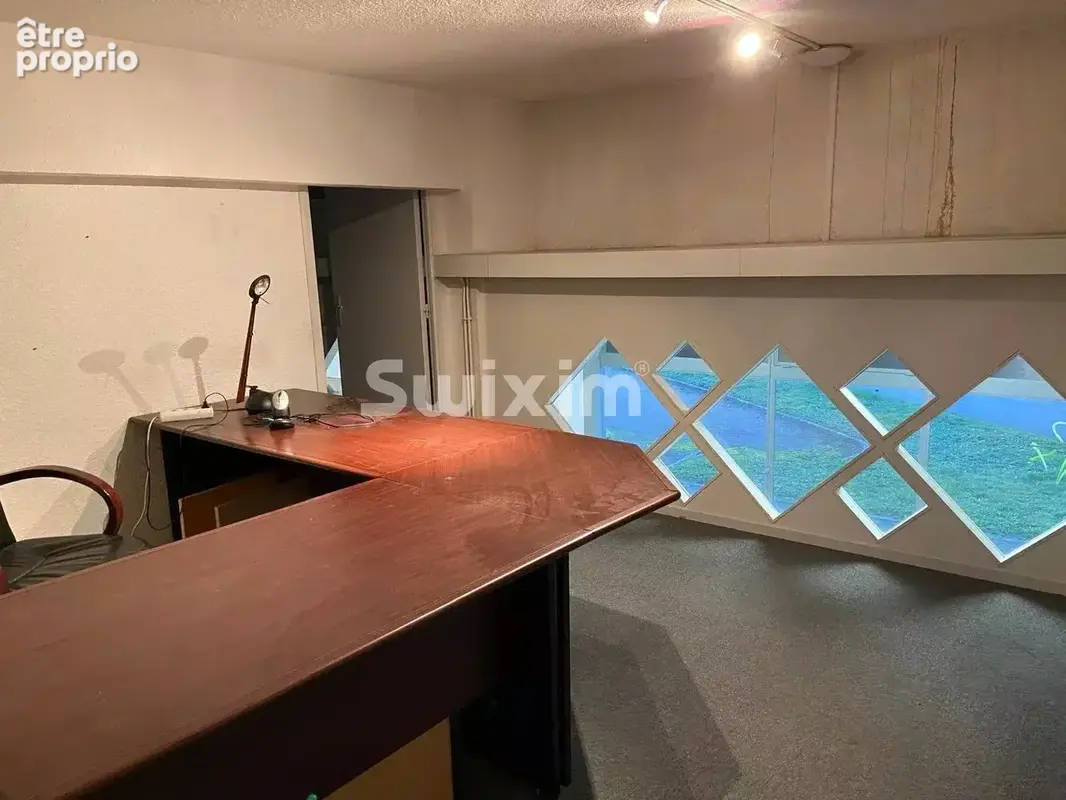 Grande surface de vente et bureaux - photo 7