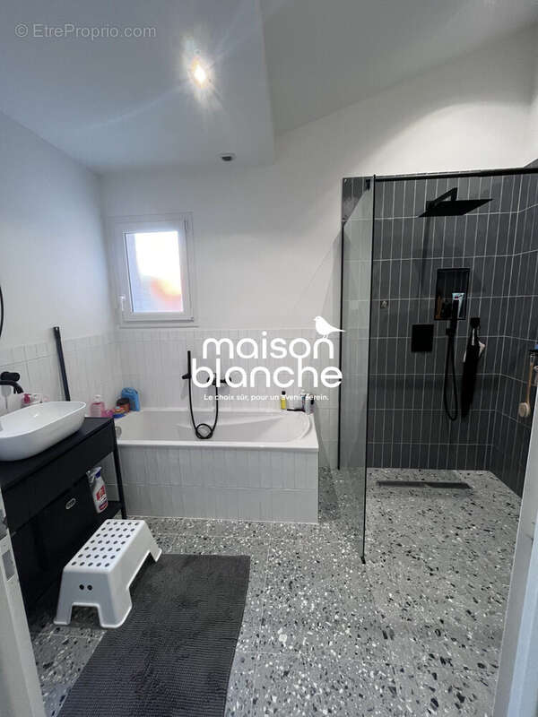 Maison à SAINT-DENIS-DE-PILE