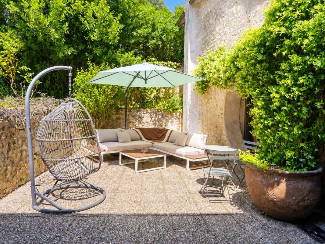 Maison à CHATEAUNEUF-SUR-CHARENTE