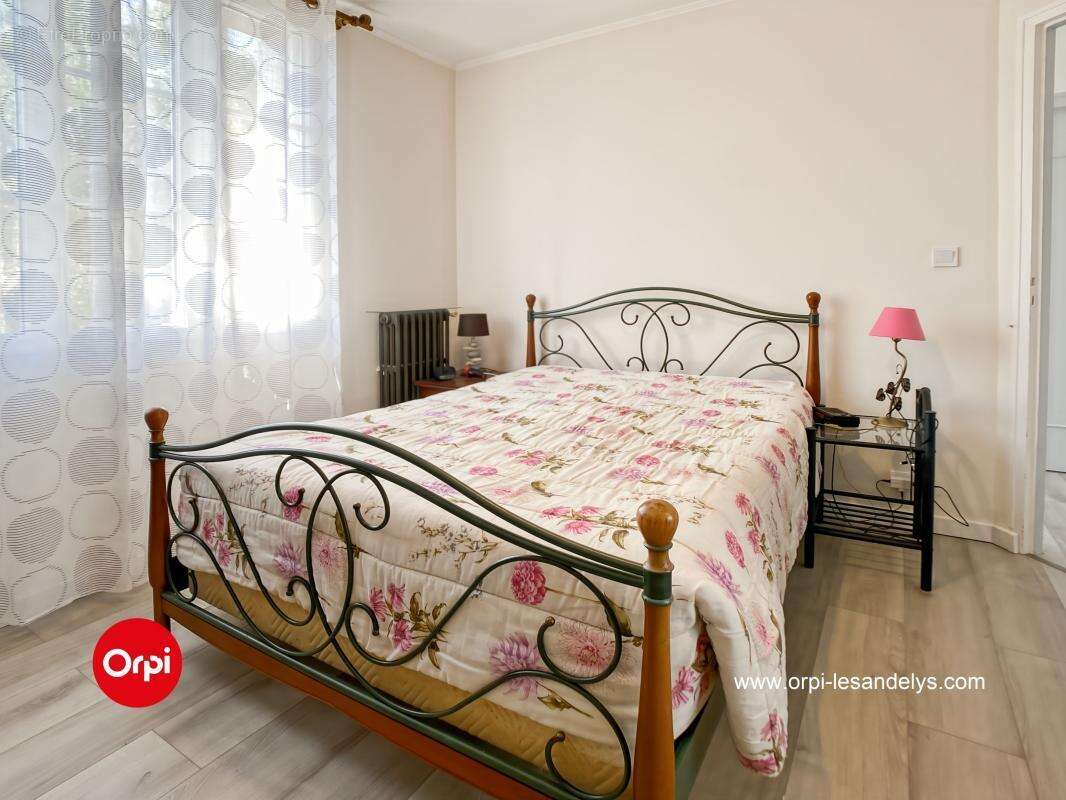 Maison rénovée Centre Ville  Les Andelys - 3 ch - terrain 321m² - photo 12
