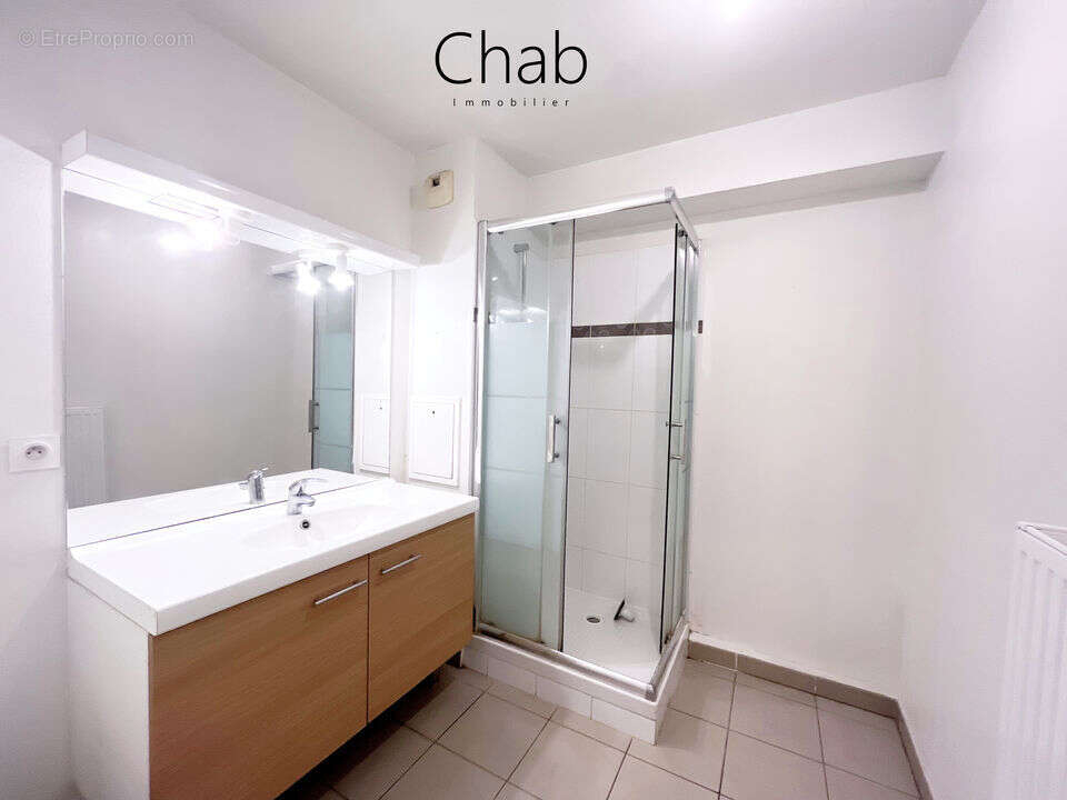 Appartement à MARSEILLE-4E