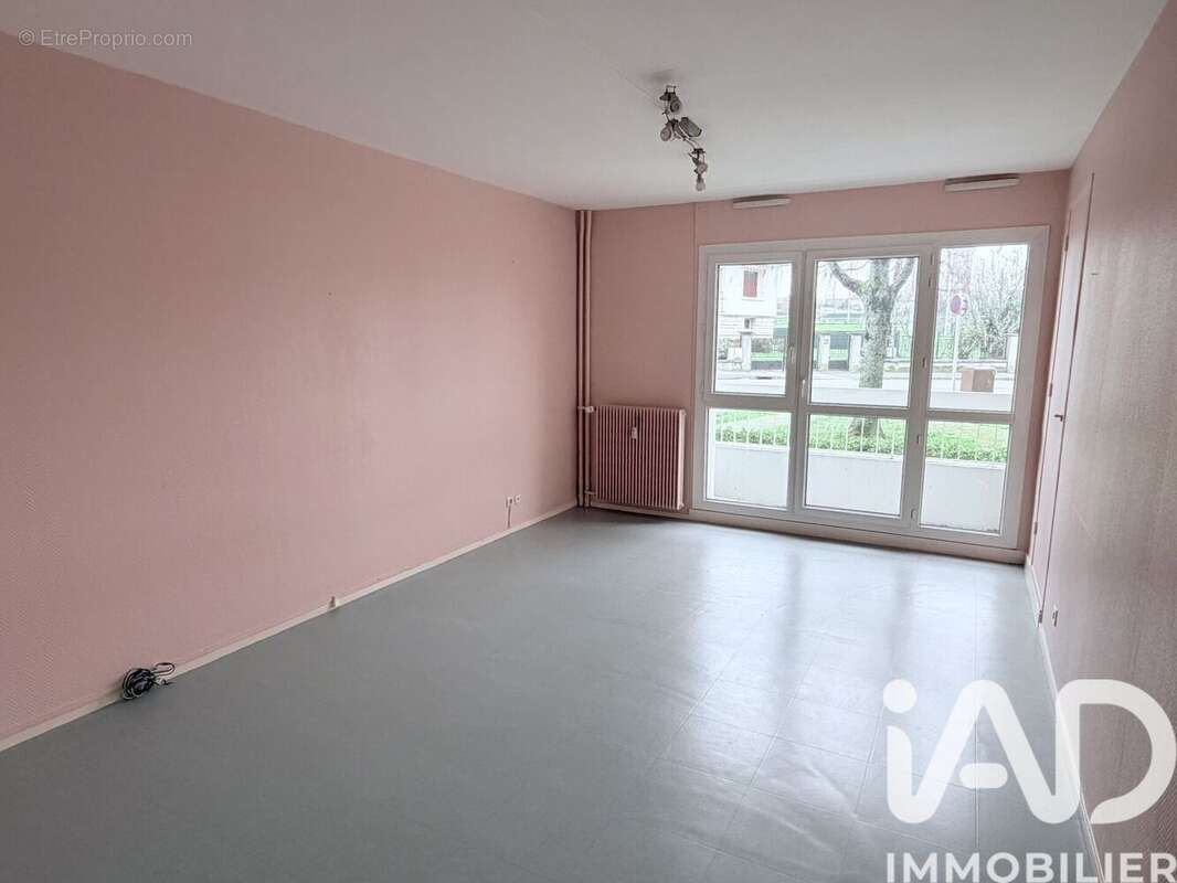 Photo 2 - Appartement à FLEURY-LES-AUBRAIS