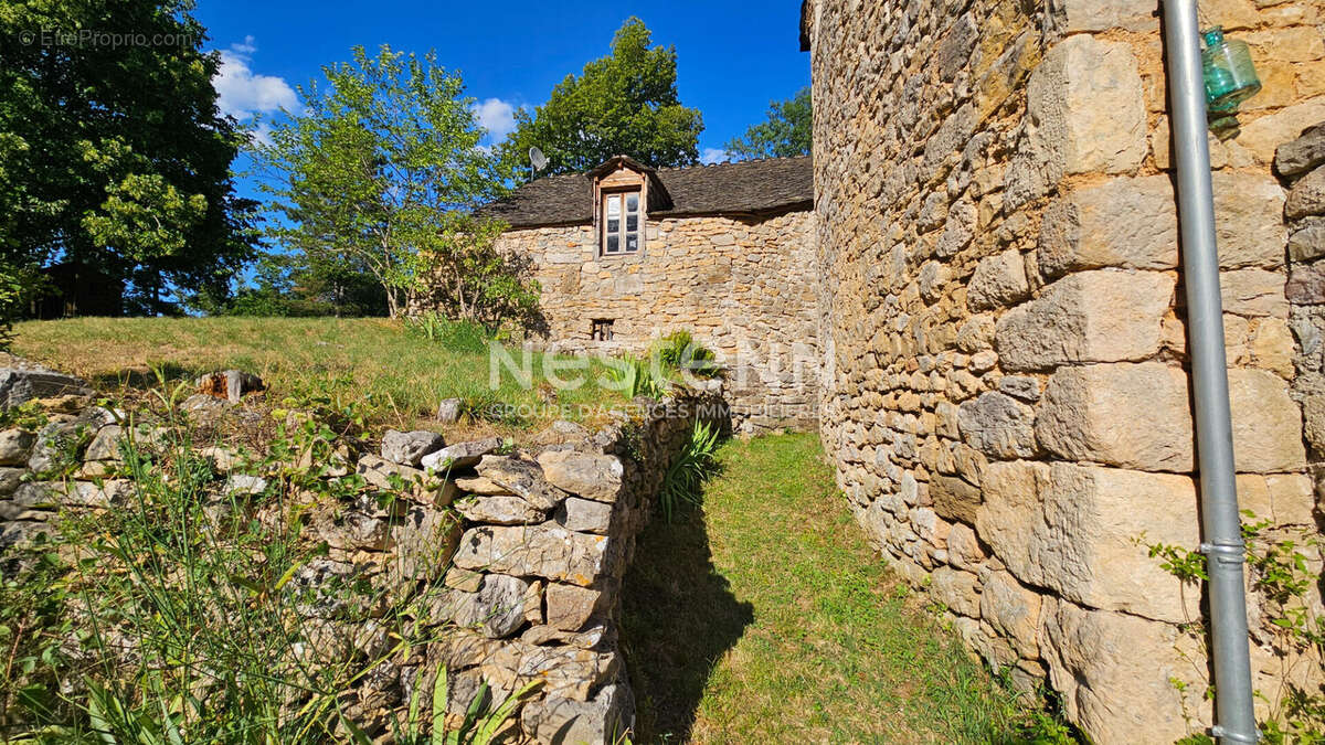Maison à SAINTE-ENIMIE