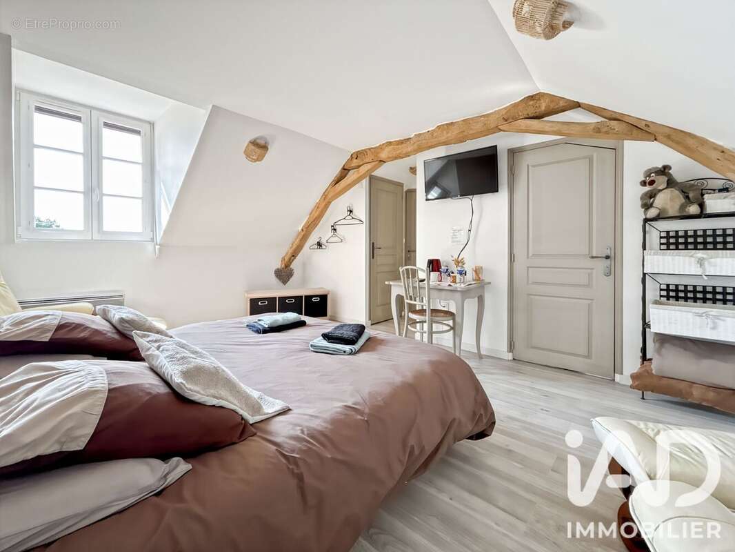 Maison 165 m² à Sainte-Suzanne  - photo 9