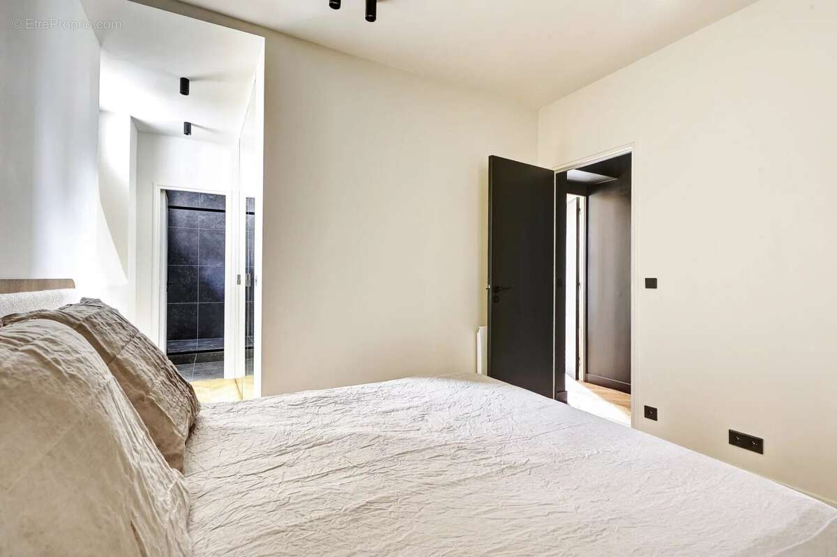 Appartement à PARIS-8E