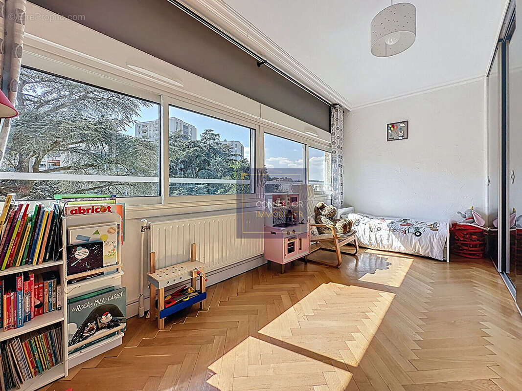 Appartement à OULLINS