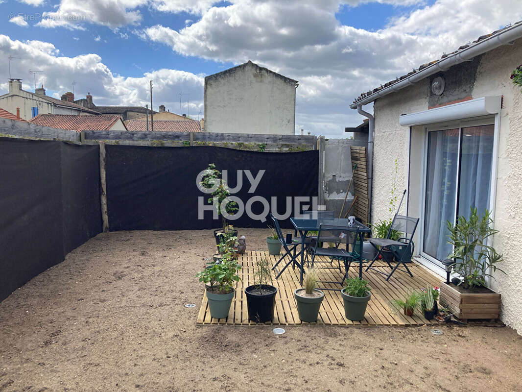 Ensemble immobilier rénové , 3 logements loués - photo 2