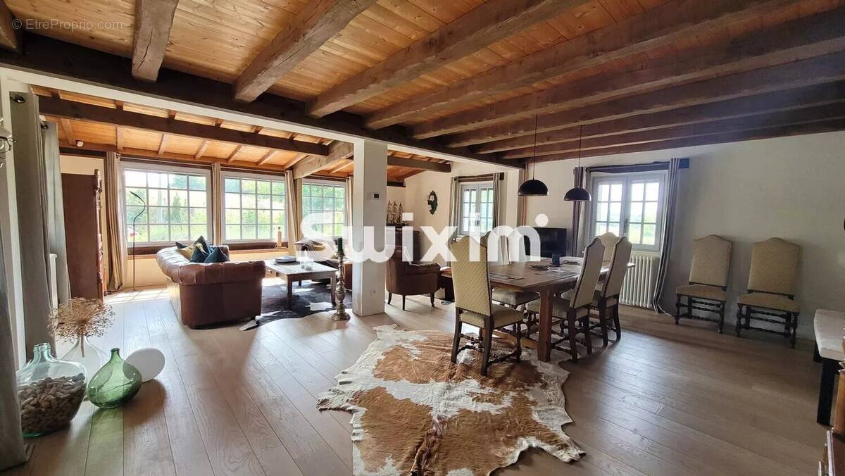 Maison à LONS-LE-SAUNIER