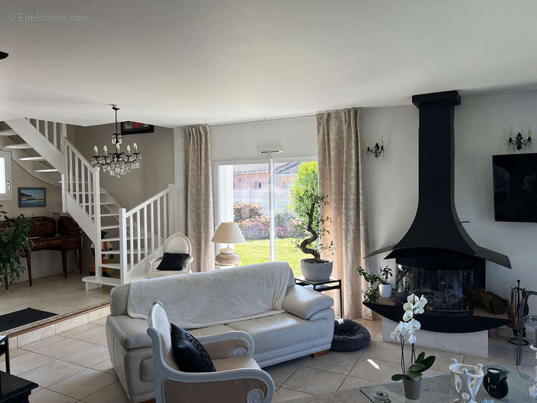 Maison à LA CHAPELLE-BASSE-MER