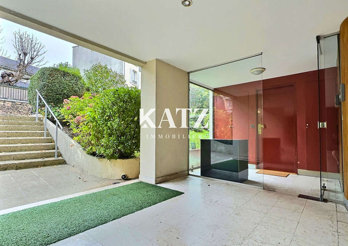 Appartement à GARCHES